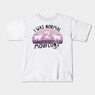 Feed 2 mouflons before normal women wild sheep Kids T-Shirt